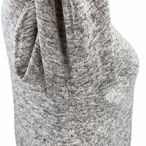 Chelsea & Theodore Beige Twist Hem Tee - Picture 6 of 12